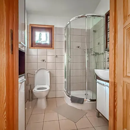 Сasa de vacaciones 2 Bedroom Gorgeous In Dominikowo